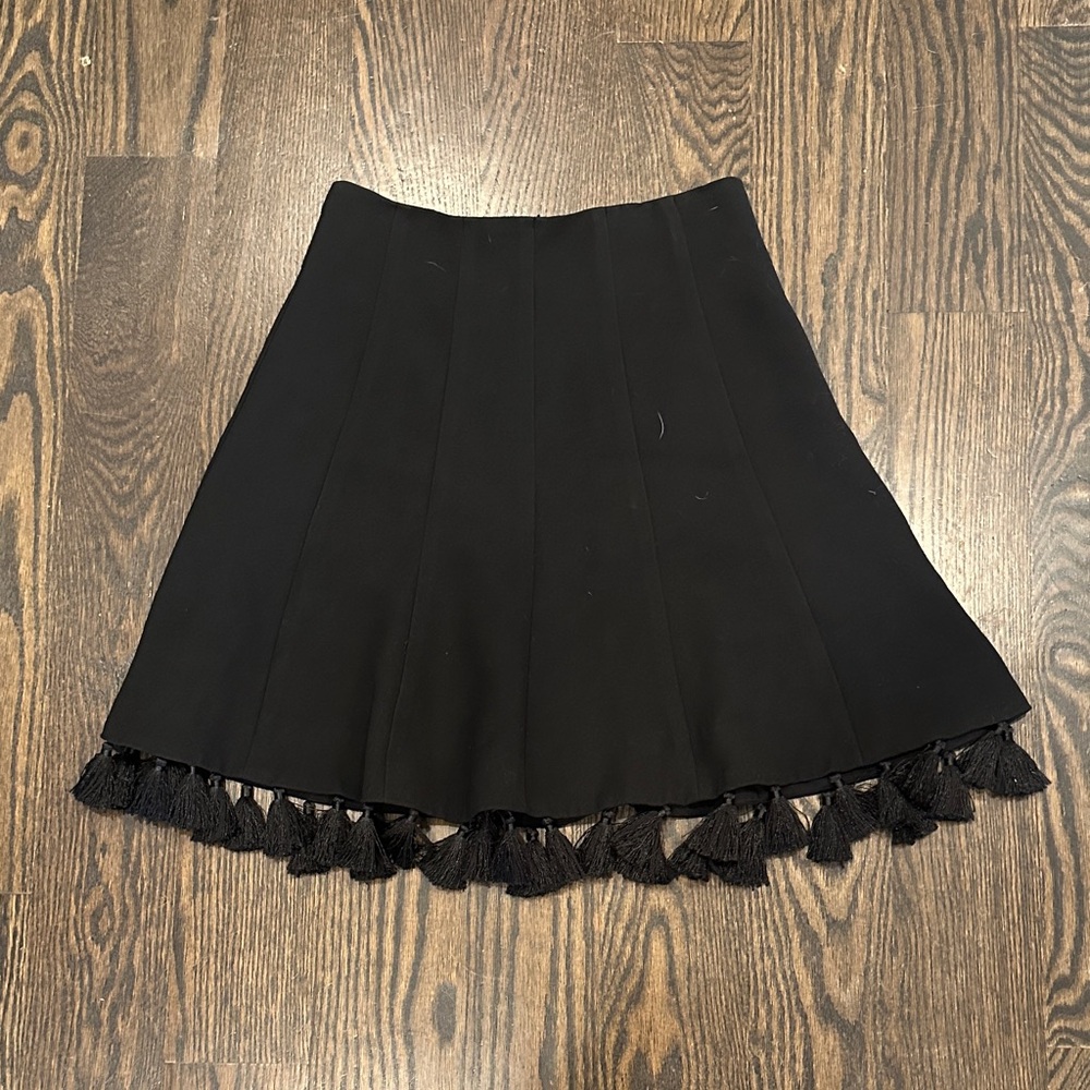 Club Monaco Elegant Black Tassel Skirt in amazing condition - Picture 3 of 8